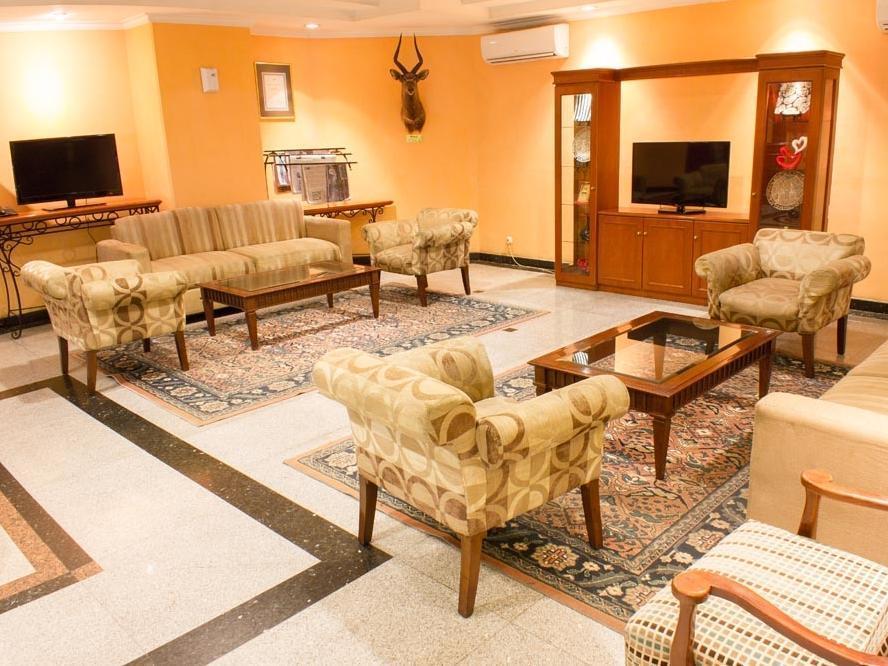 Travellers Suites Serviced Apartments Медан Экстерьер фото