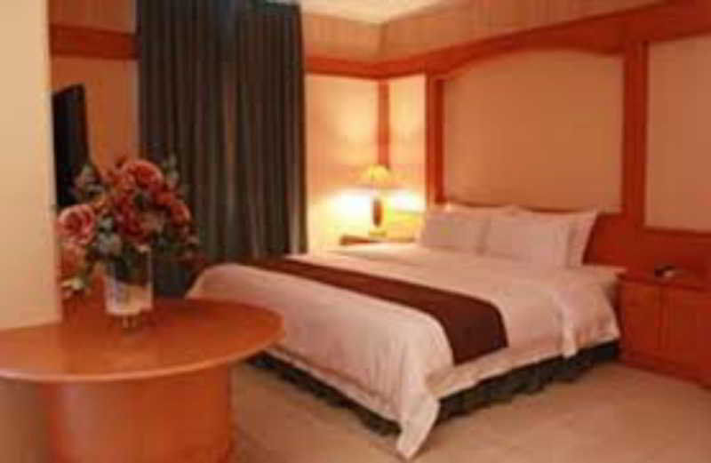 Travellers Suites Serviced Apartments Медан Экстерьер фото