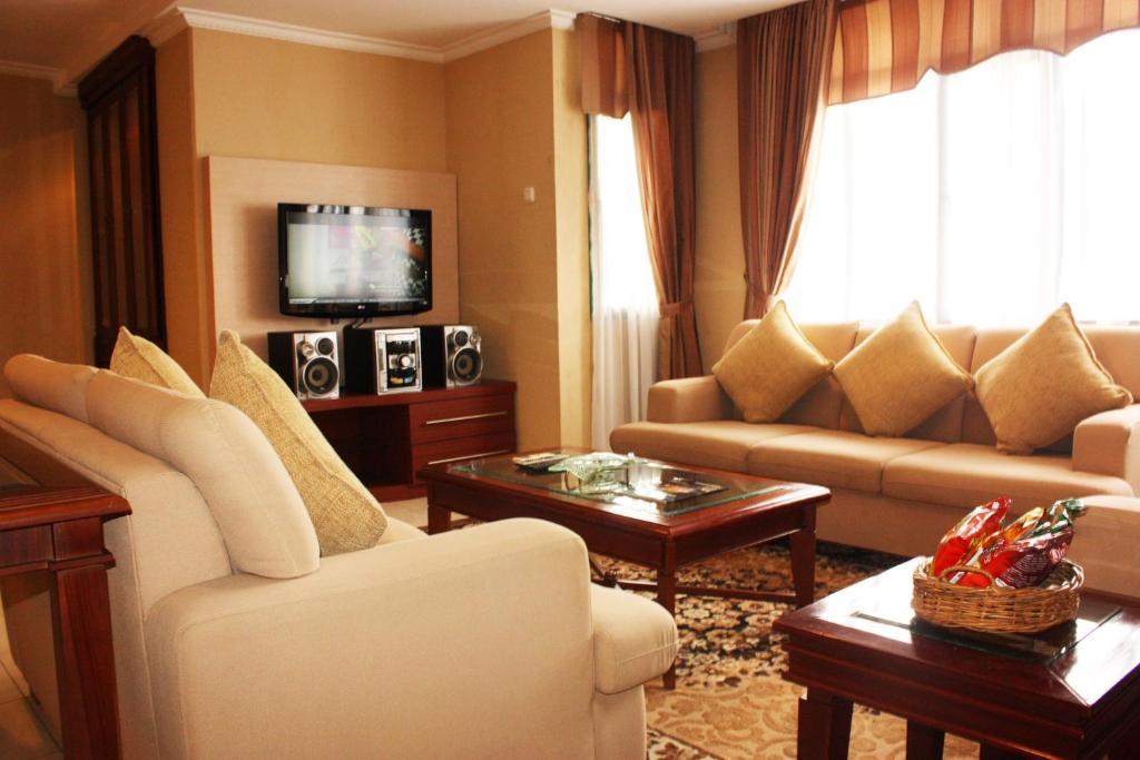 Travellers Suites Serviced Apartments Медан Экстерьер фото