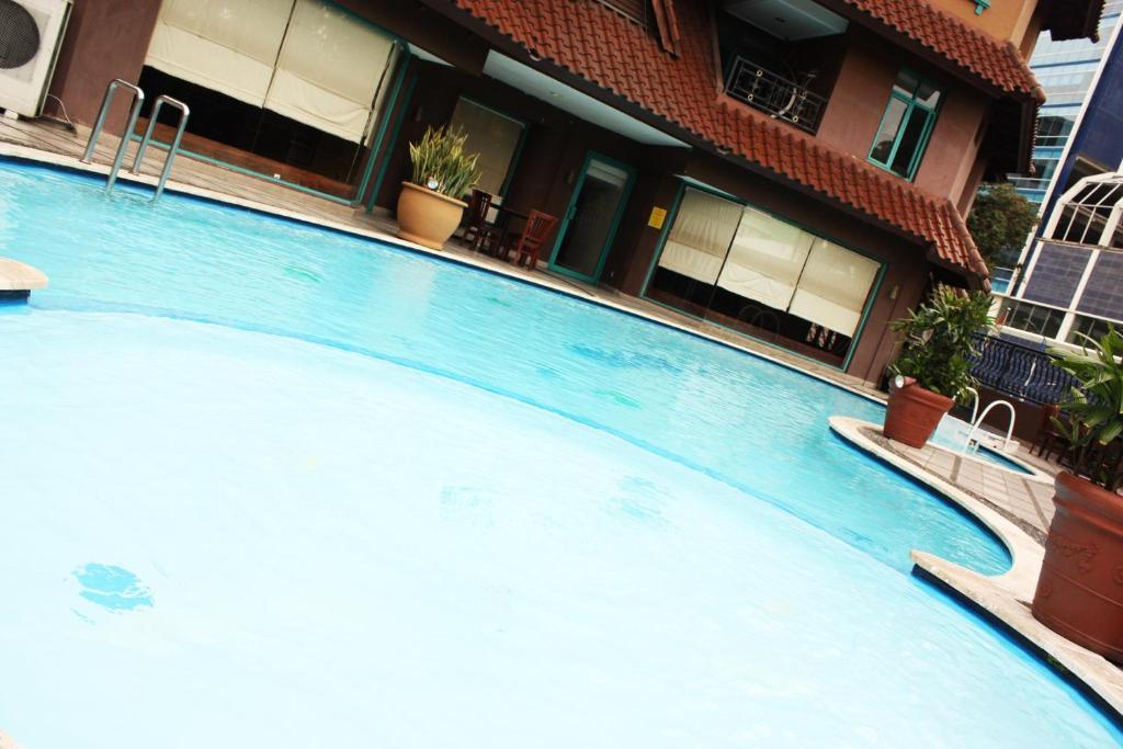Travellers Suites Serviced Apartments Медан Экстерьер фото