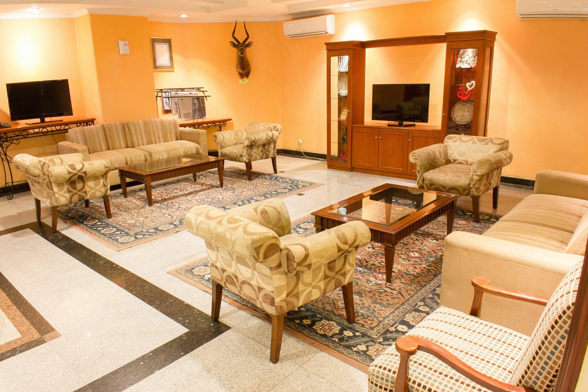 Travellers Suites Serviced Apartments Медан Экстерьер фото